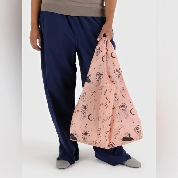 BAGGU Packable Reusable Bag- Ballet Icons - Picture 4 of 5